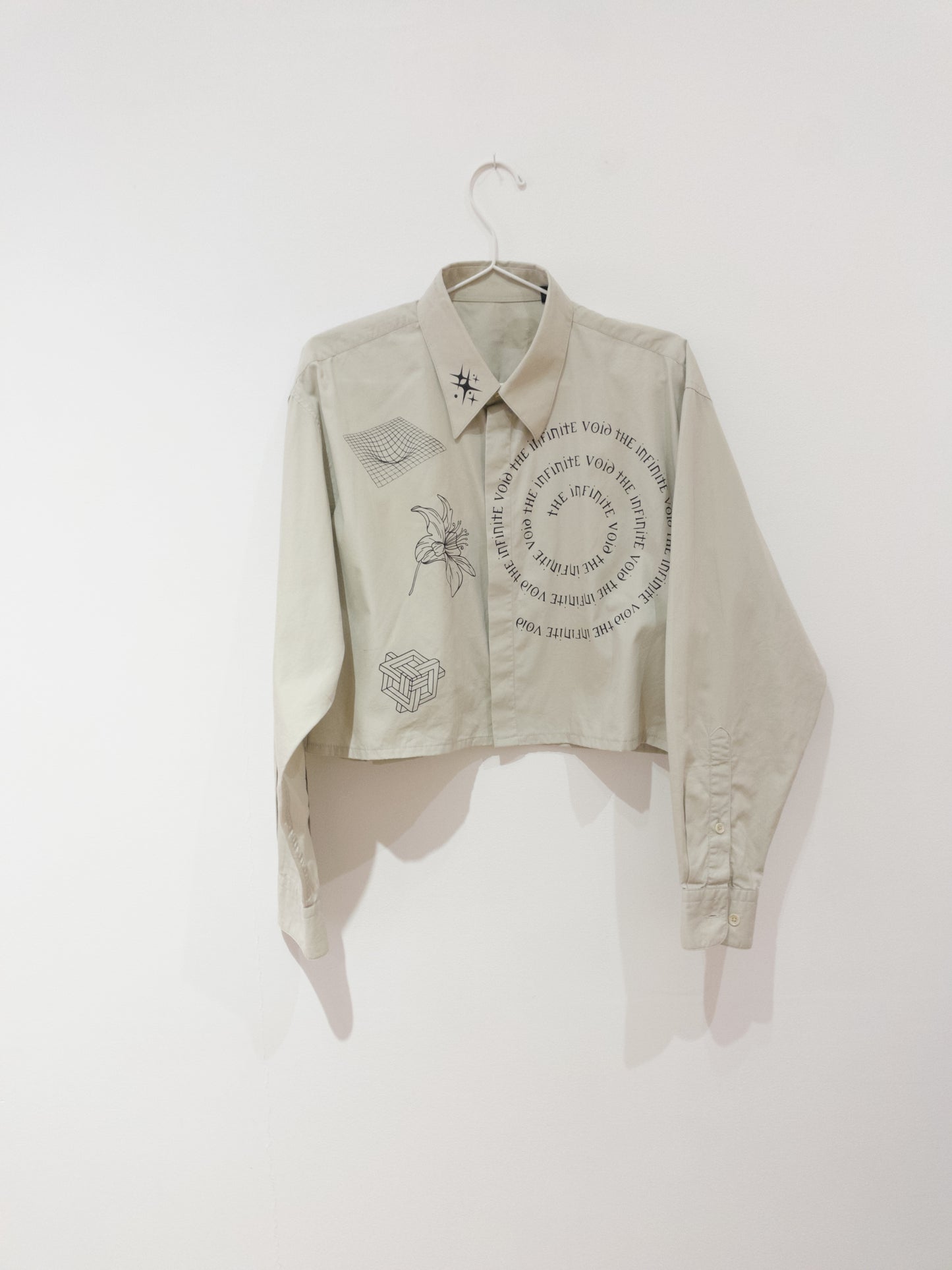taupe "INFINITE VOID" cropped shirt - Sz L