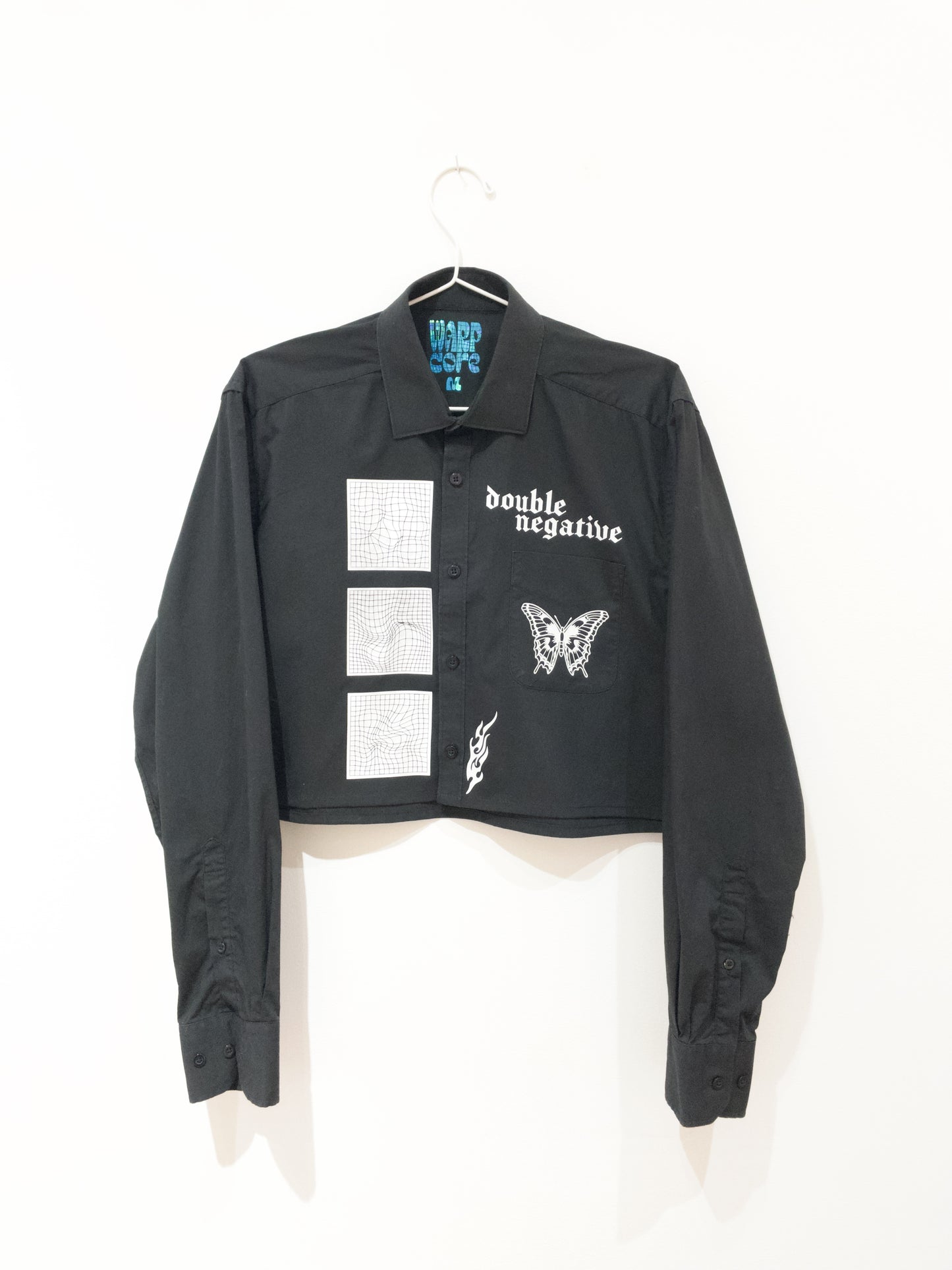 black "DOUBLE NEGATIVE" cropped shirt - Sz M