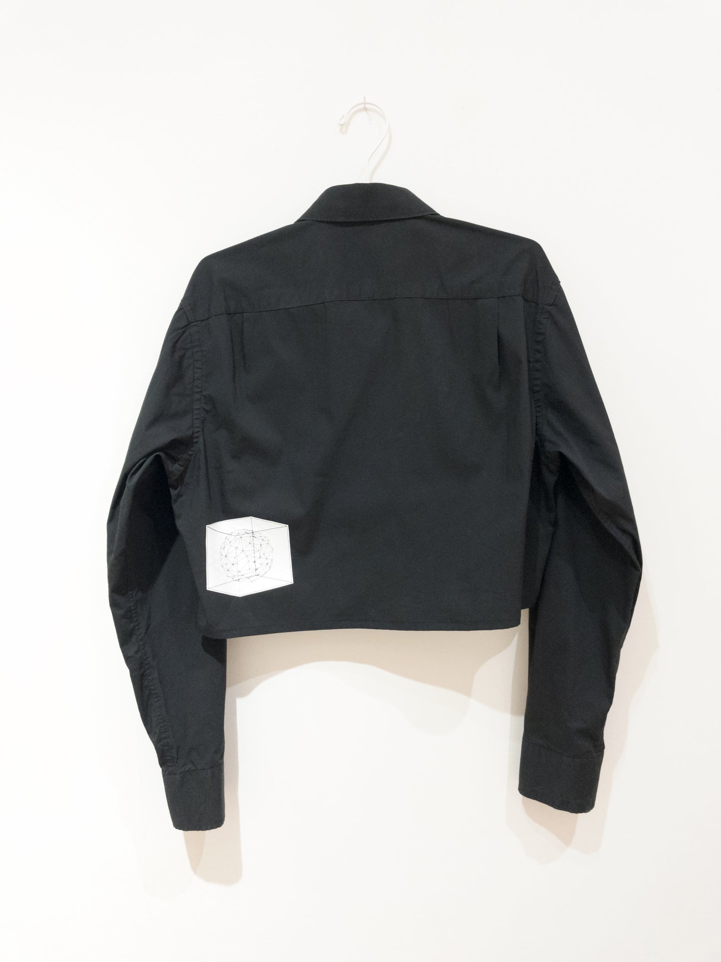 black "DOUBLE NEGATIVE" cropped shirt - Sz M