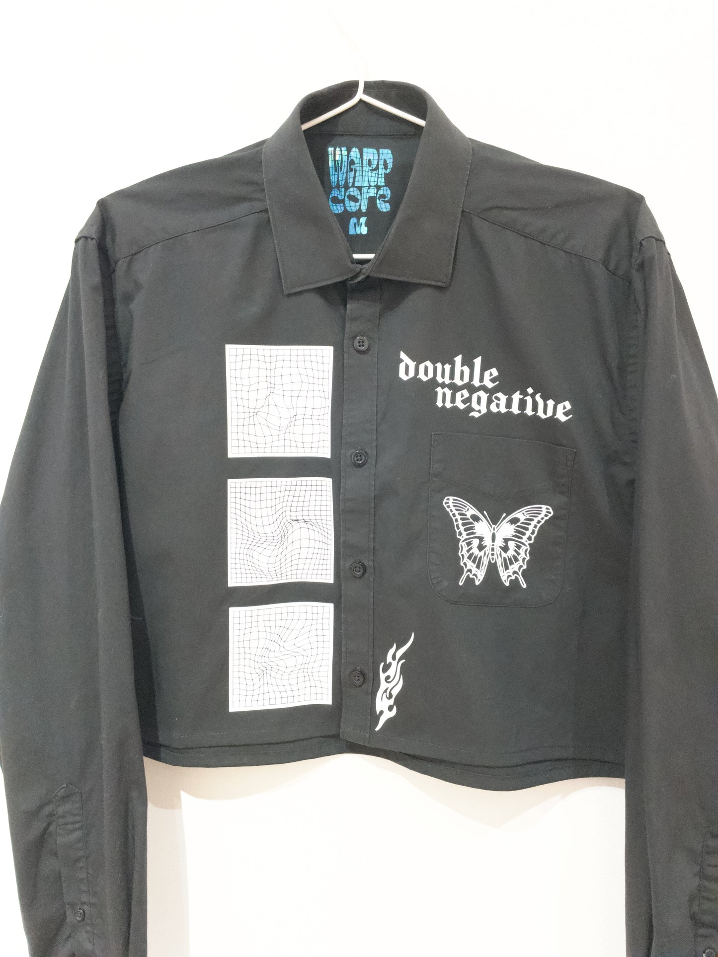 black "DOUBLE NEGATIVE" cropped shirt - Sz M